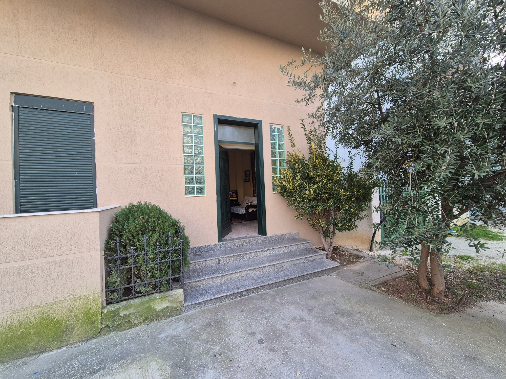 Jepet me qera apartament 2+1